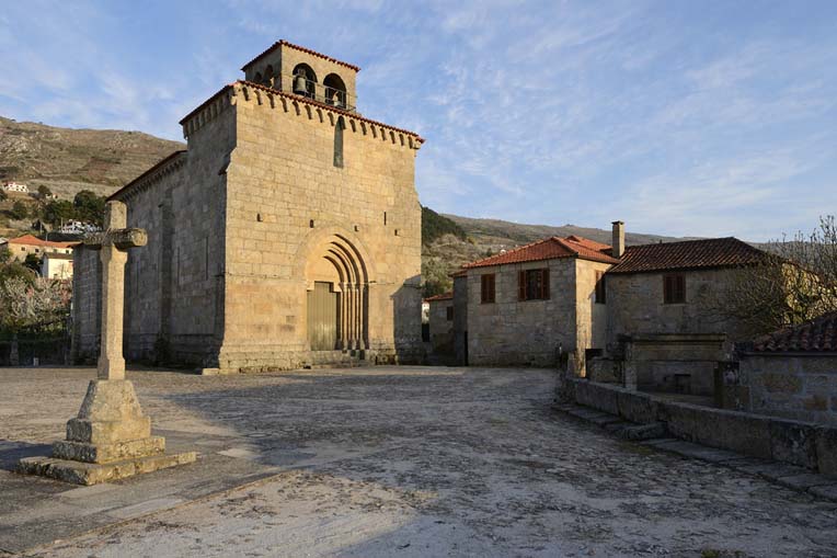 Igreja de São Martinho de Mouros