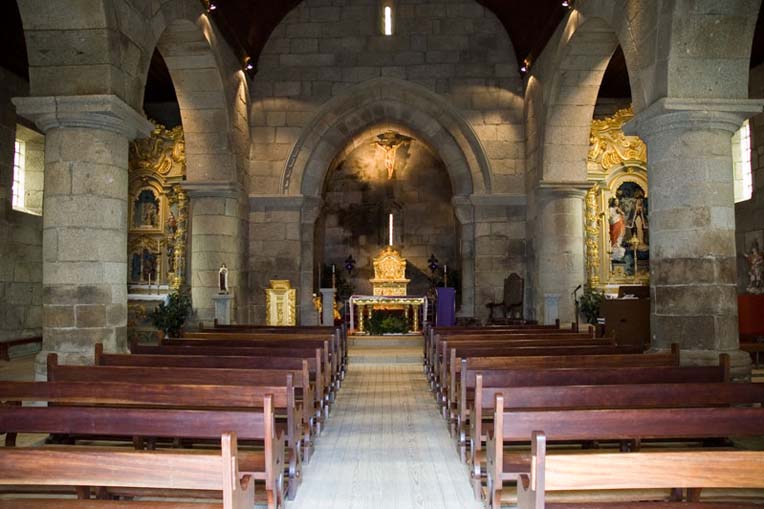 Interior da Igreja de Santa Maria de Airães