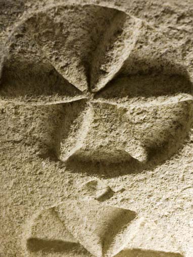 Pormenor de elemento arquitetónico no interior da Igreja do Salvador de Aveleda